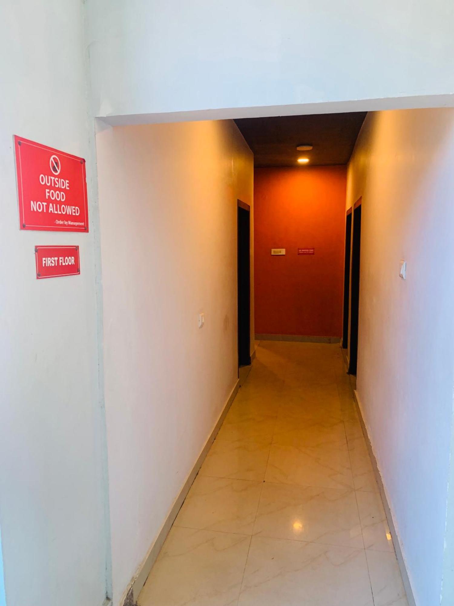 Hotel Aditya Palace Guwahati Exterior foto